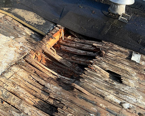 De gevolgen van een daklekkage