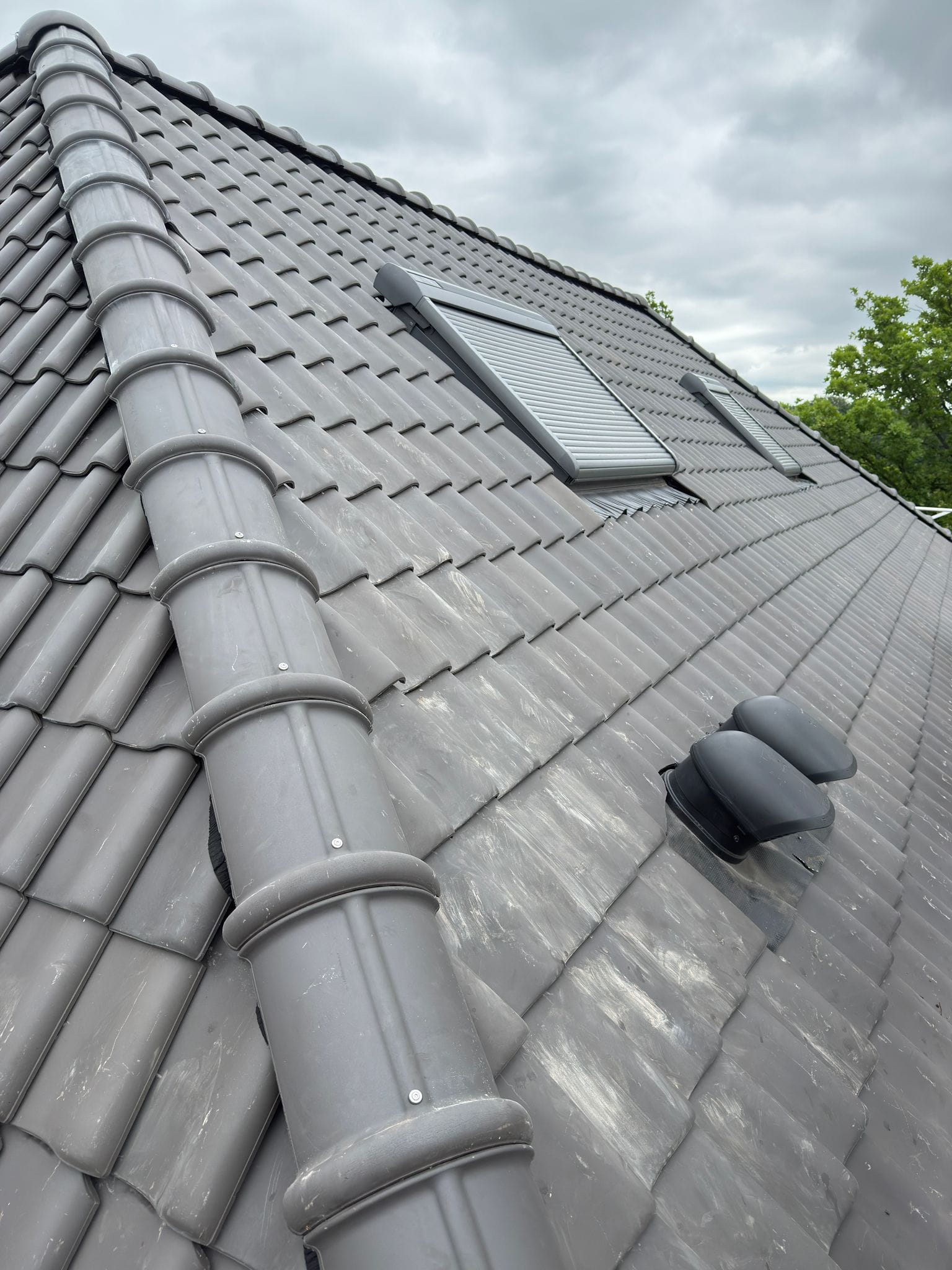 De kosten van een daklekkage