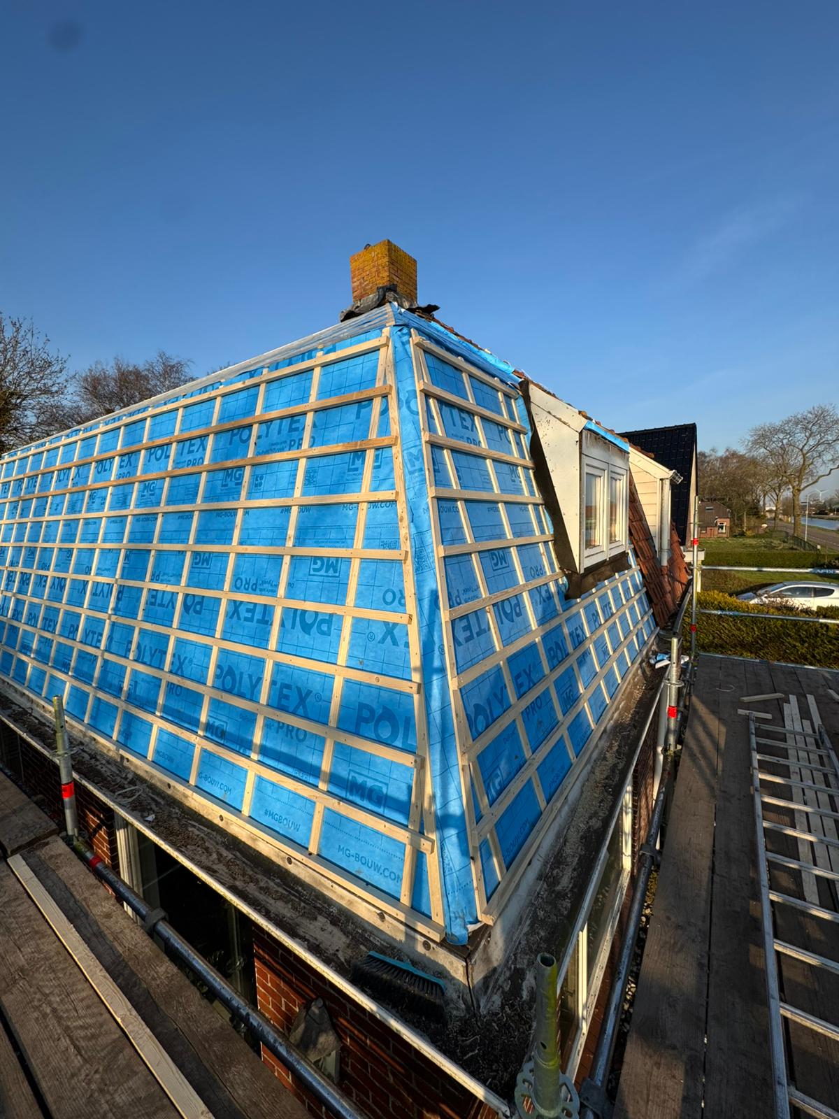 Dak bedekt met dakpannen